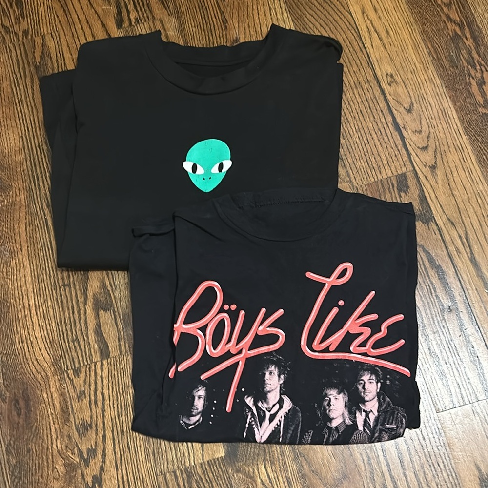 Lot of Dom Dolla, Boys Like Girls TShirts Small